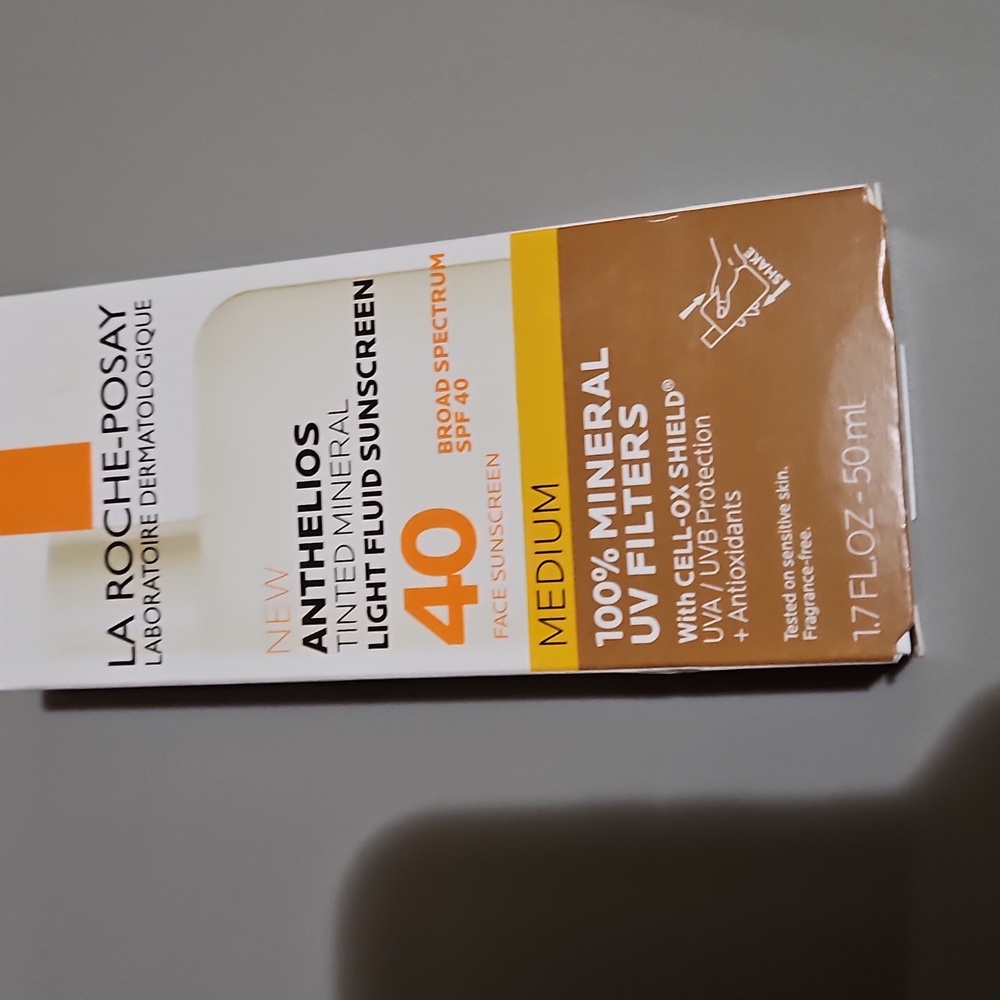 LA ROCHE-POSAY Anthelios Mineral Tinted Light Face Sunscreen Fluid SPF 40